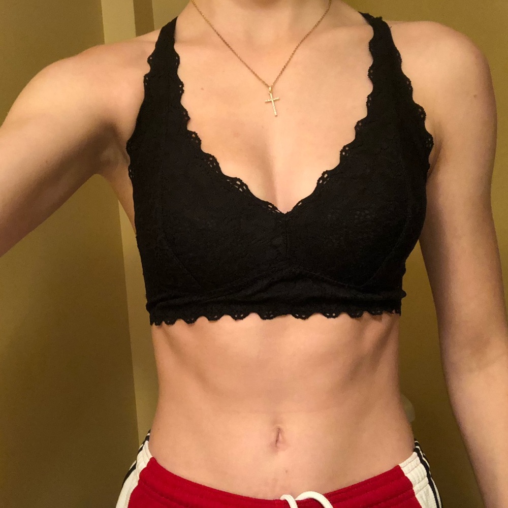 SET OF TWO CUTE BRALETTES🥰